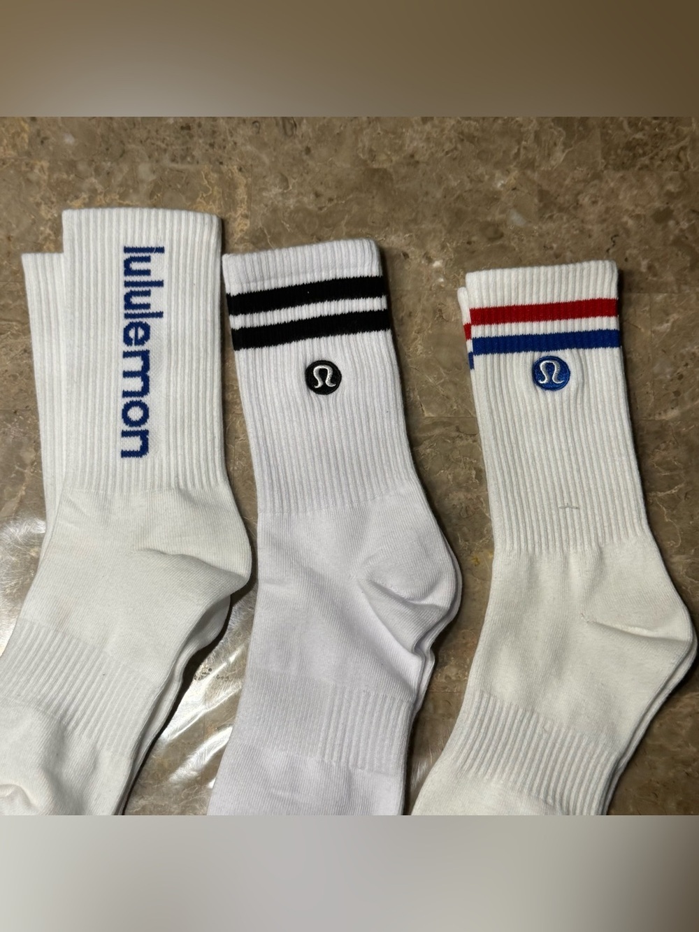 New Women’s Lululemon Athletica Socks
3 pairs Size Medium
Socks stretch - Picture 4 of 5